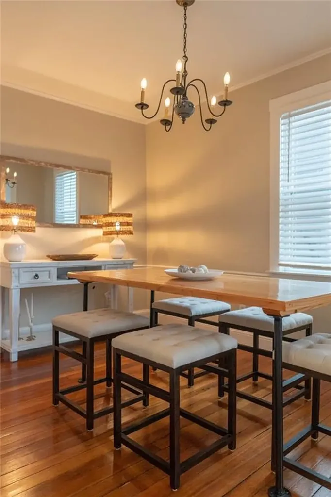 17 Mcallister Street Newport RI 02840