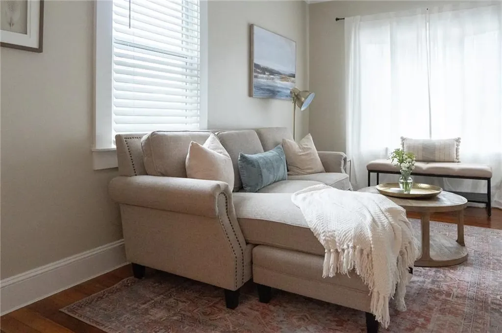 17 Mcallister Street Newport RI 02840