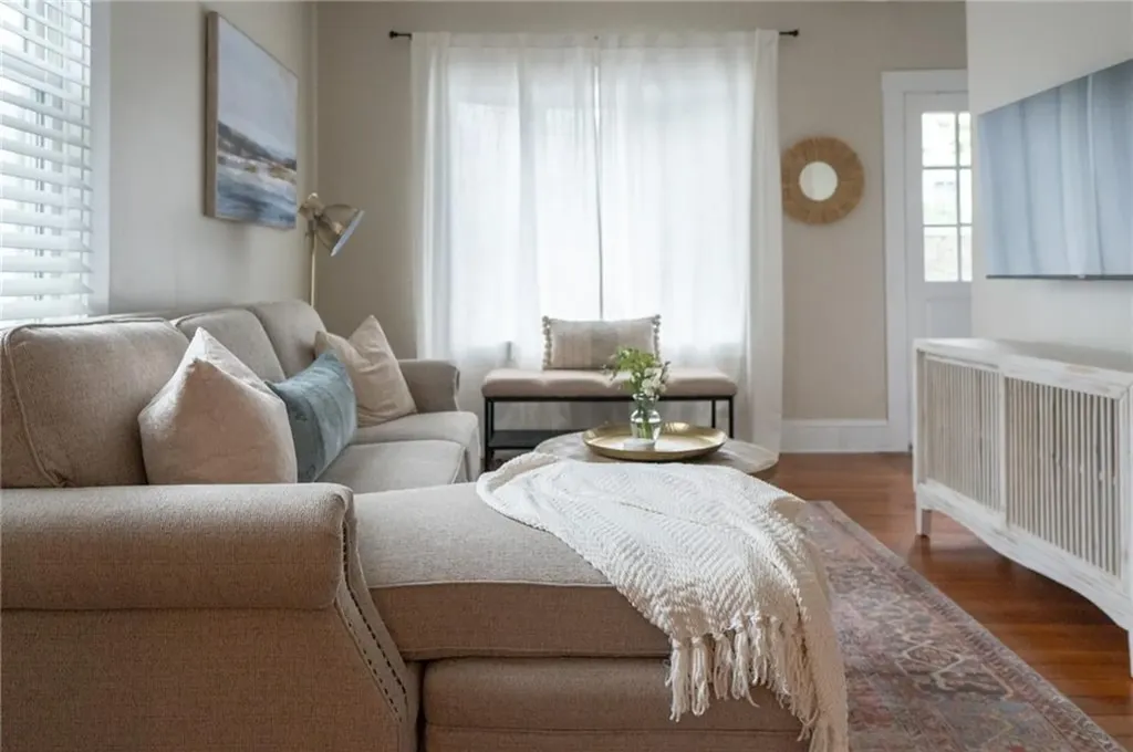 17 Mcallister Street Newport RI 02840