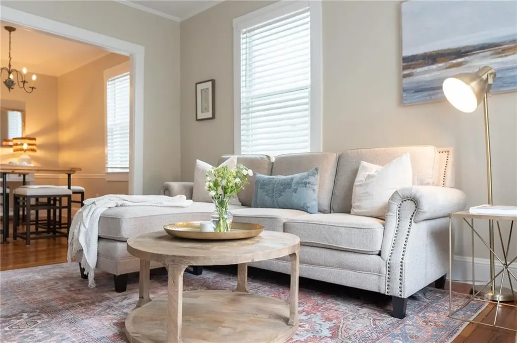 17 Mcallister Street Newport RI 02840