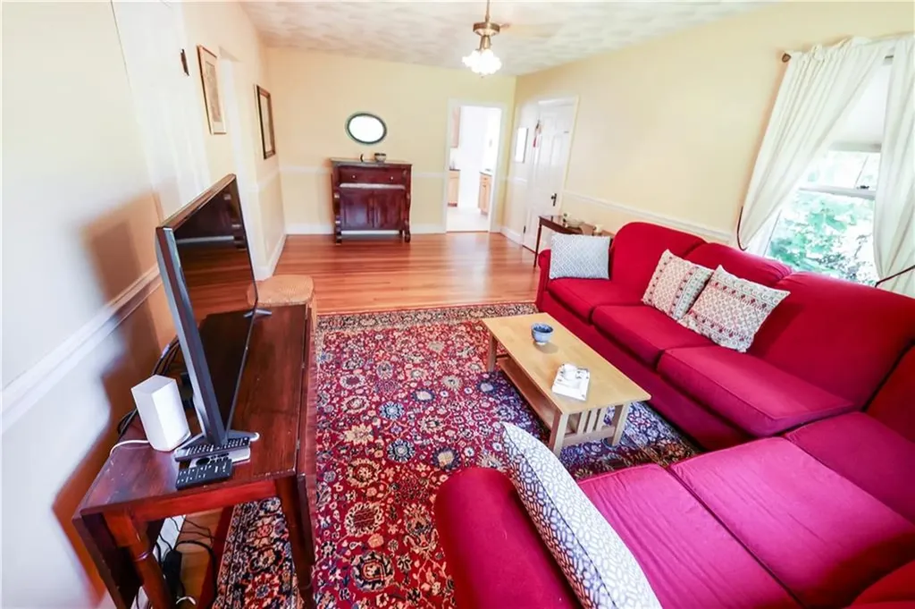 178 Lippitt Avenue Cranston RI 02921