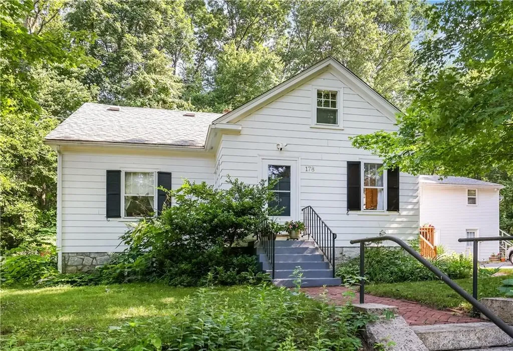 178 Lippitt Avenue Cranston RI 02921