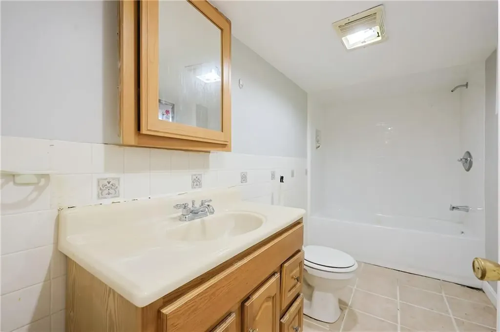 20 Barnes Street Pawtucket RI 02860