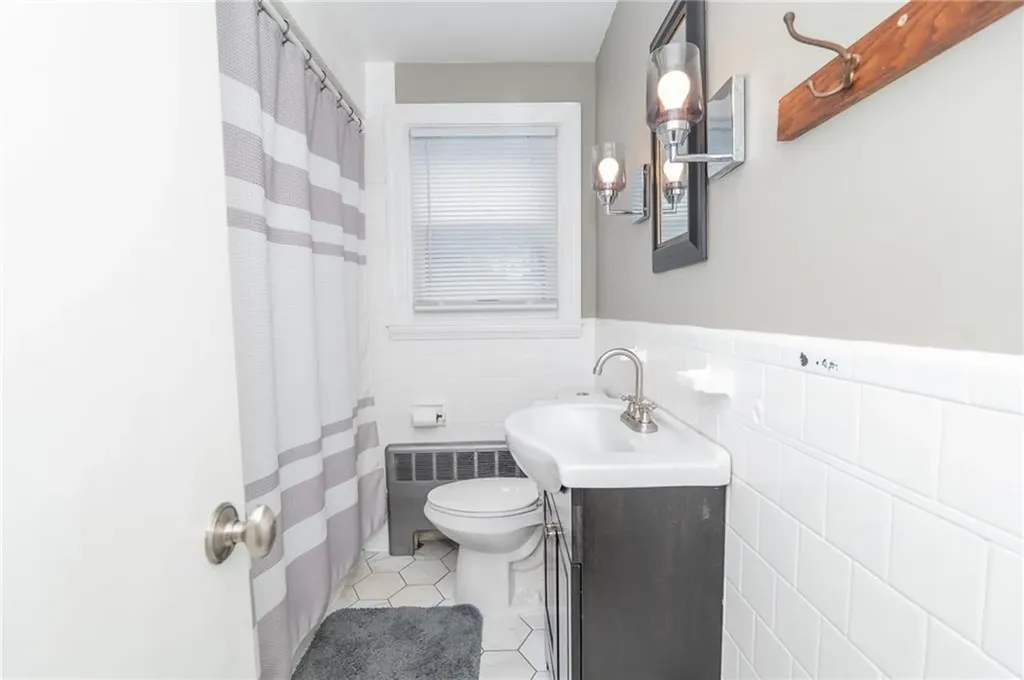 66 Lydick Avenue Warwick RI 02888