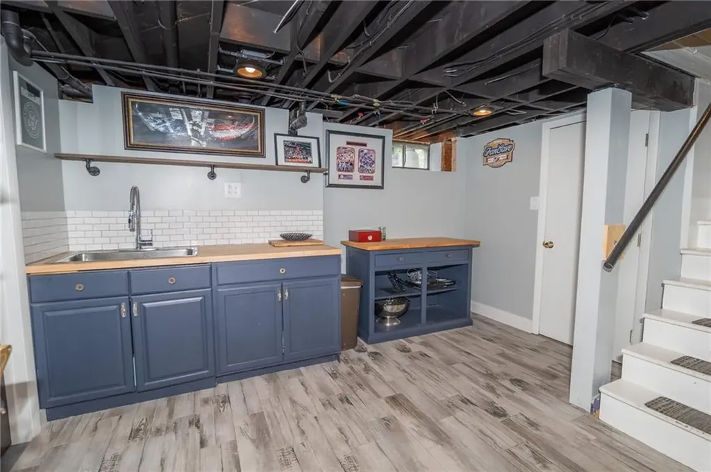 66 Lydick Avenue Warwick RI 02888