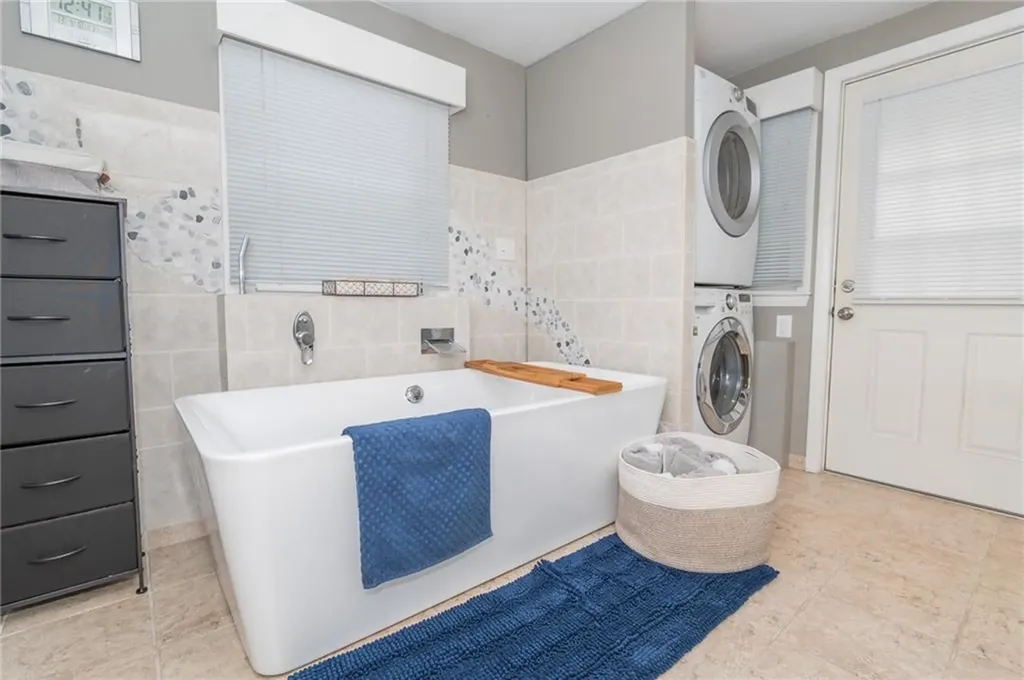 66 Lydick Avenue Warwick RI 02888