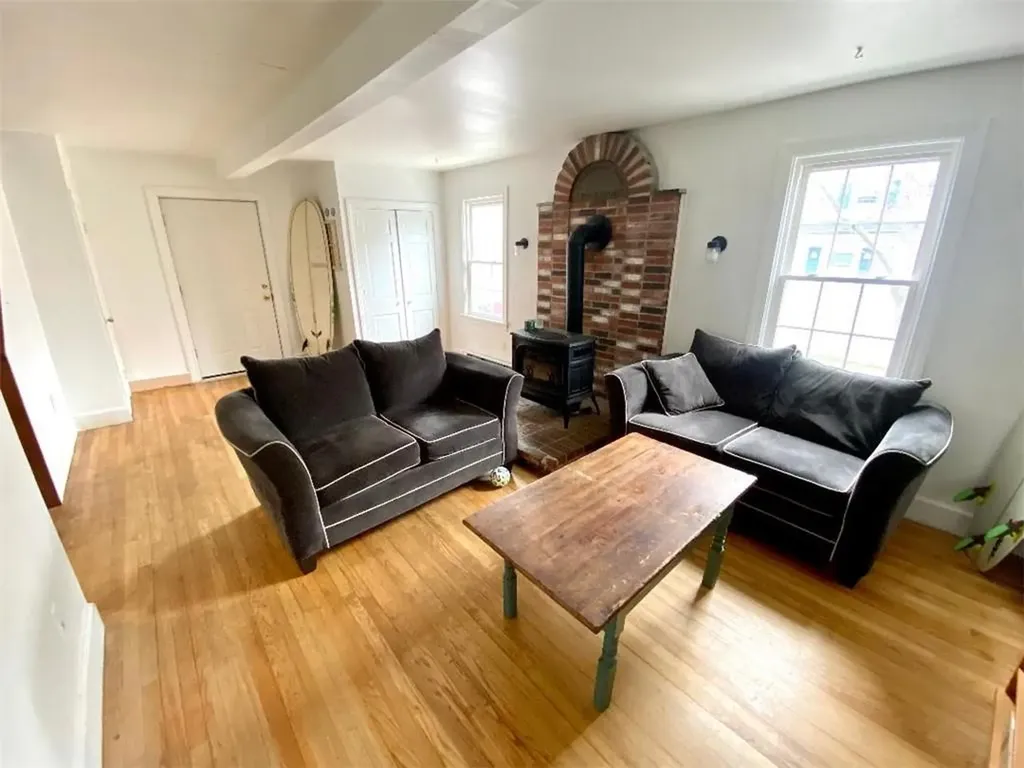 32 Mcallister Street Newport RI 02840