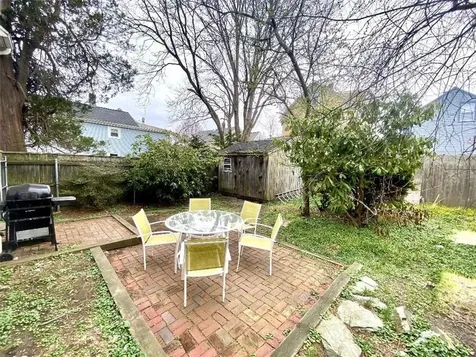 32 Mcallister Street Newport RI 02840