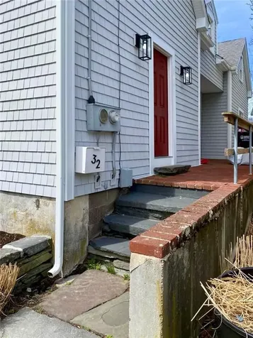 32 Mcallister Street Newport RI 02840