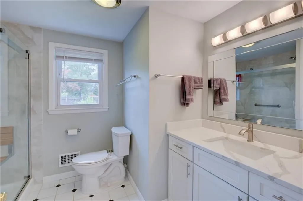 7 Cosett Road Warwick RI 02886