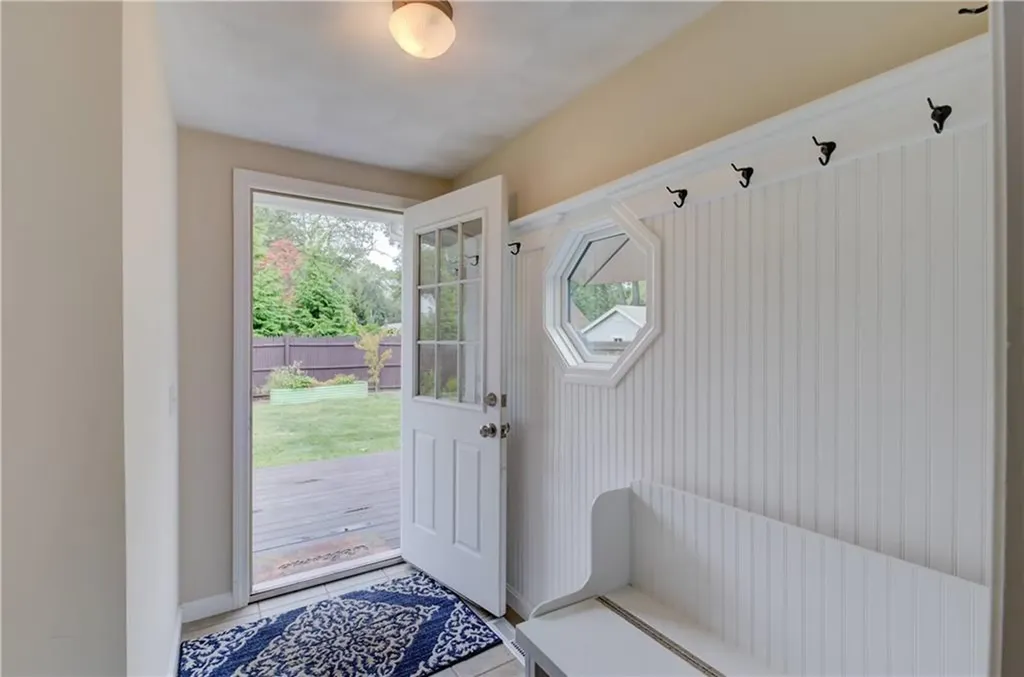 7 Cosett Road Warwick RI 02886