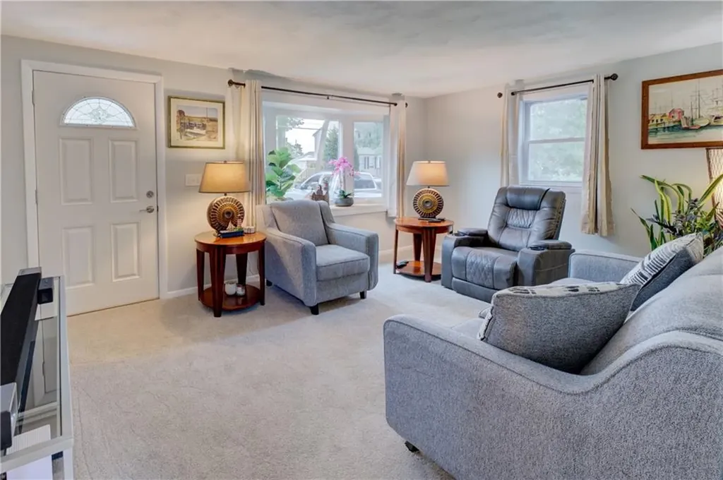 7 Cosett Road Warwick RI 02886