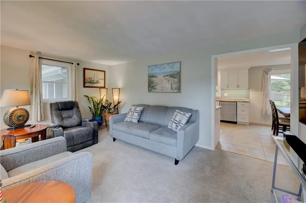 7 Cosett Road Warwick RI 02886
