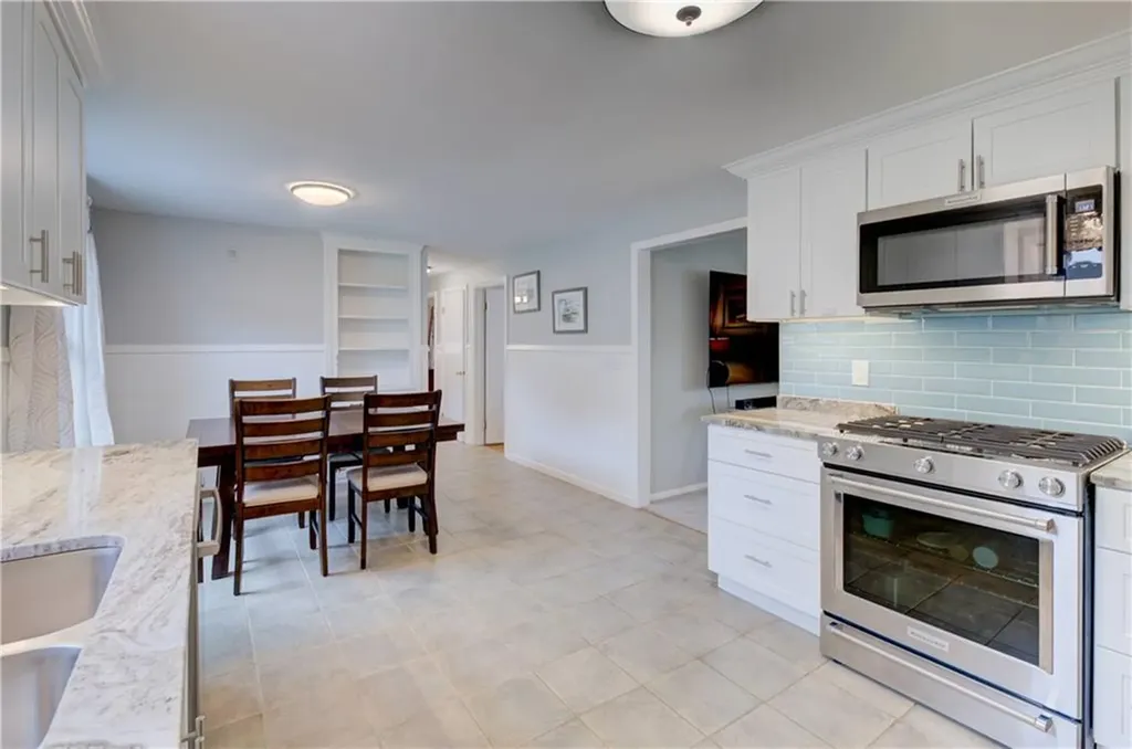 7 Cosett Road Warwick RI 02886
