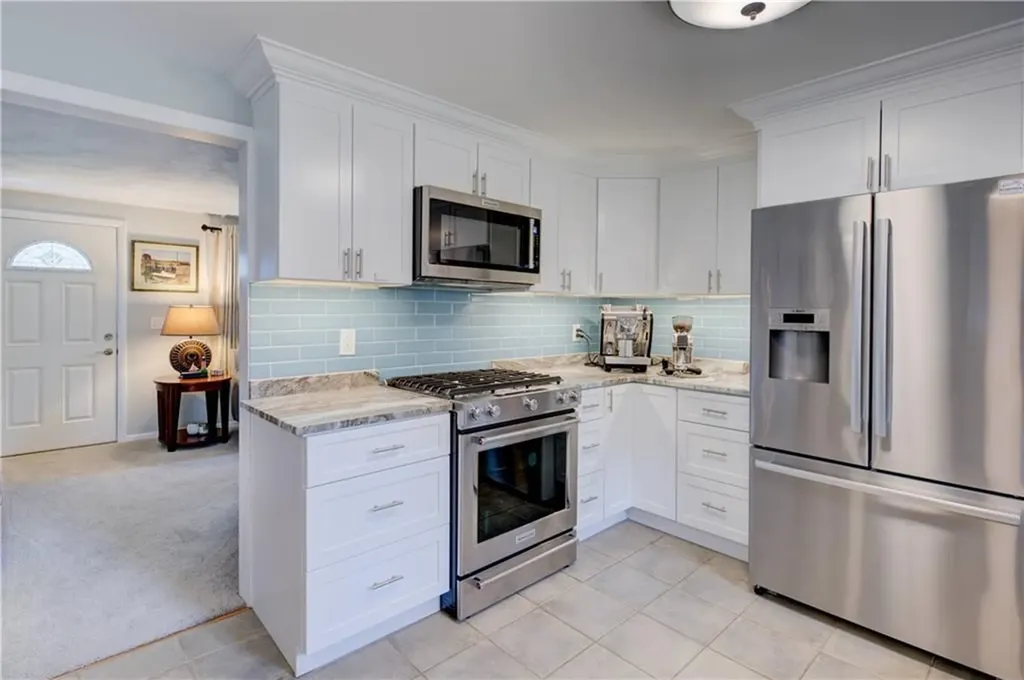 7 Cosett Road Warwick RI 02886