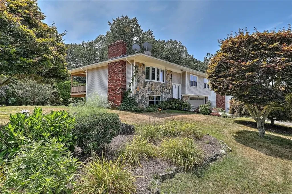 18 Sherri Drive North Providence RI 02911