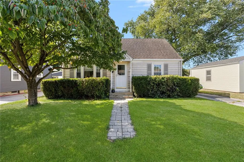 15 Saxonia Road Cranston RI 02920