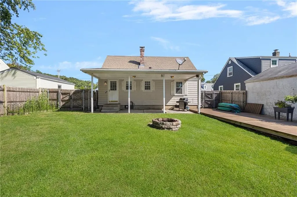 15 Saxonia Road Cranston RI 02920