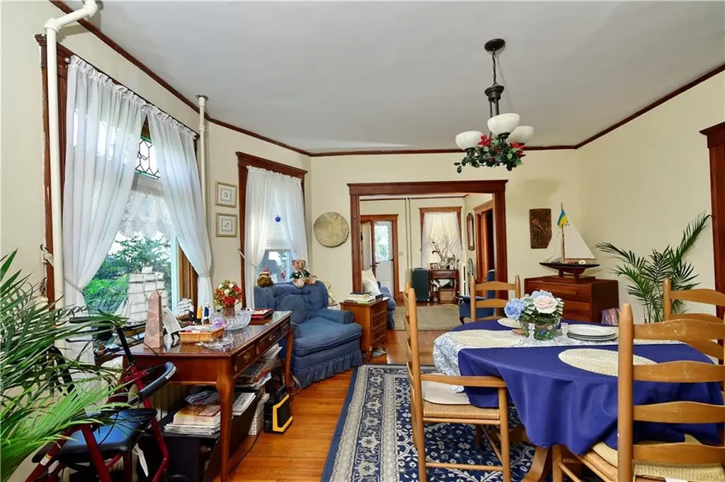 1 Arnold Avenue Newport RI 02840