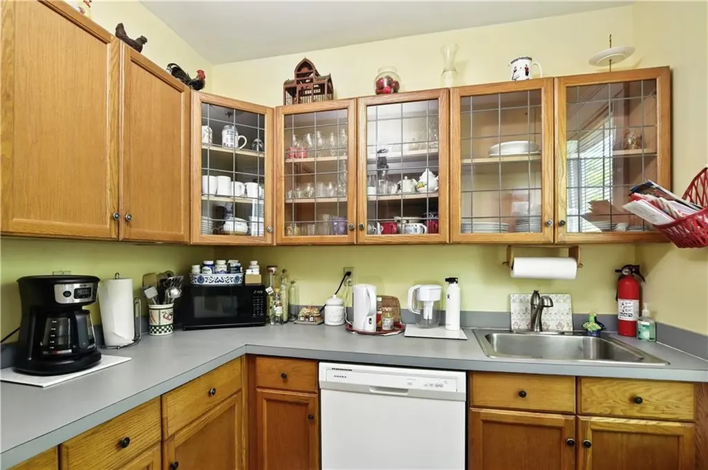 1 Arnold Avenue Newport RI 02840