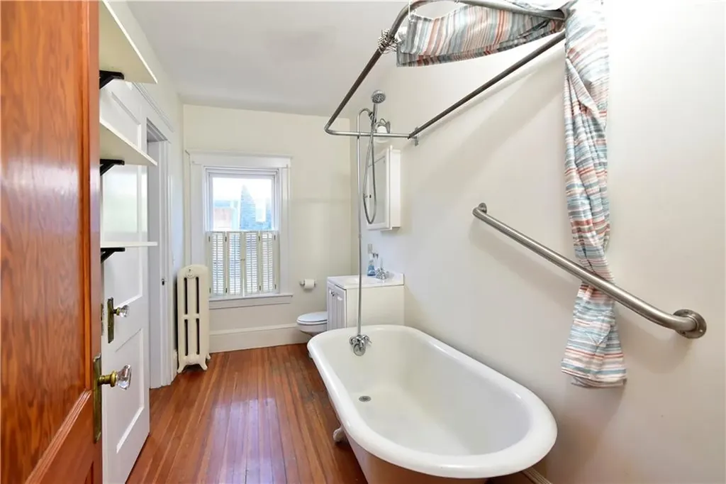 1 Arnold Avenue Newport RI 02840