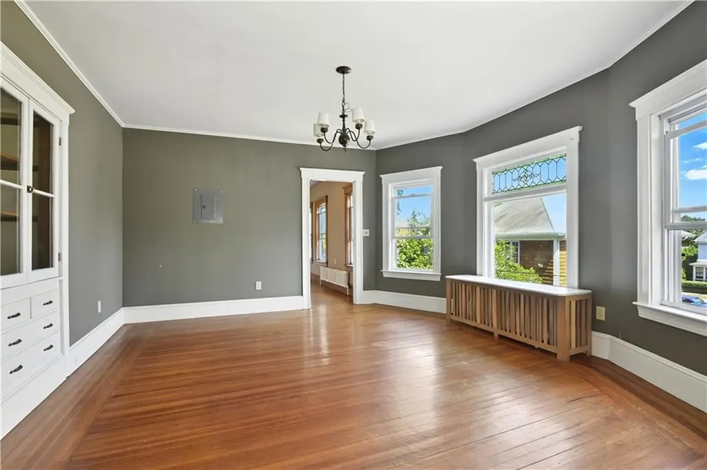 1 Arnold Avenue Newport RI 02840