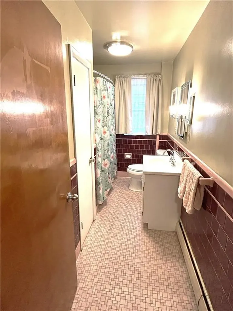 20 Dickinson Avenue North Providence RI 02904