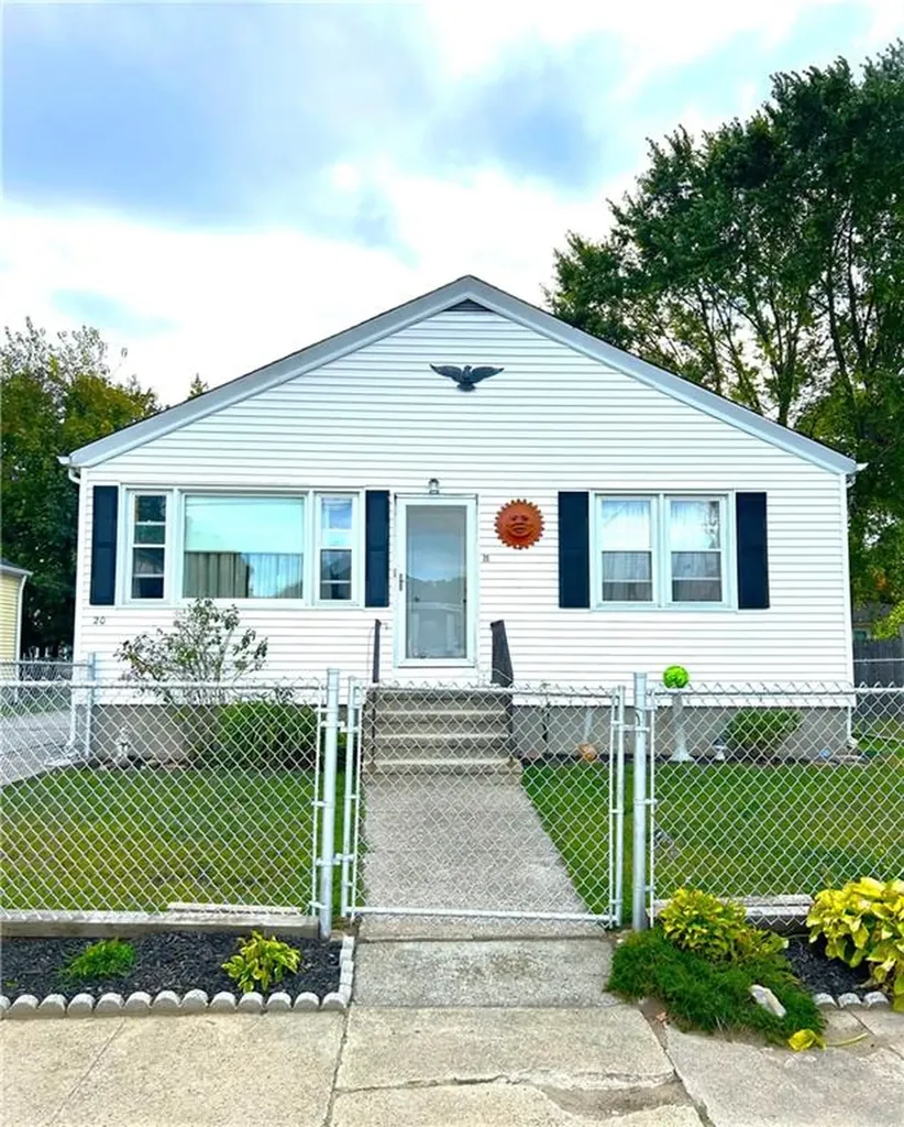 20 Dickinson Avenue North Providence RI 02904