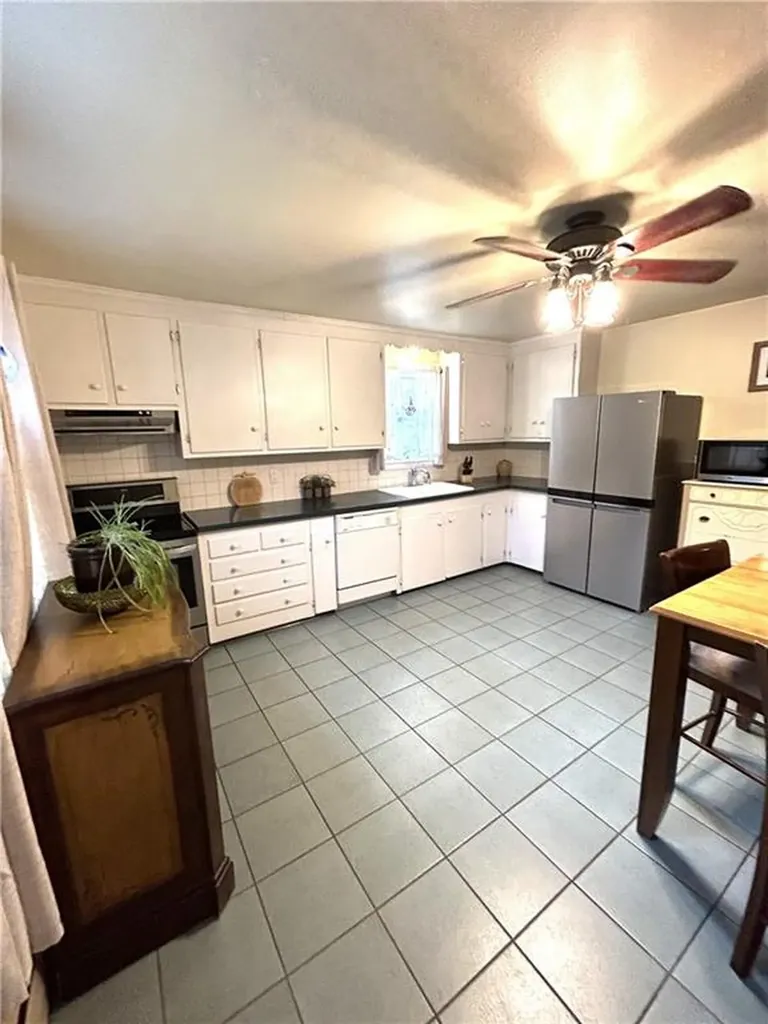 20 Dickinson Avenue North Providence RI 02904