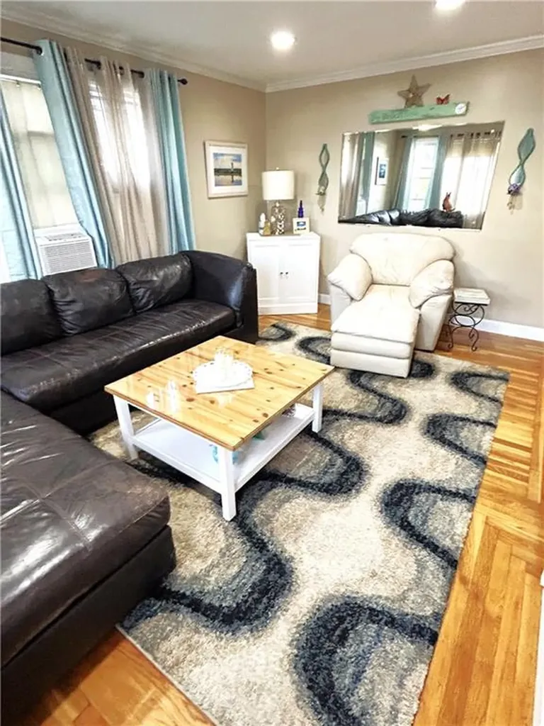 20 Dickinson Avenue North Providence RI 02904