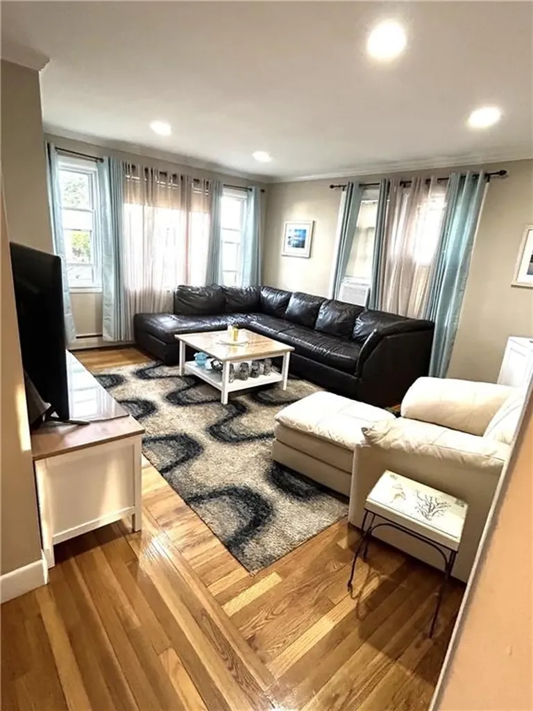 20 Dickinson Avenue North Providence RI 02904