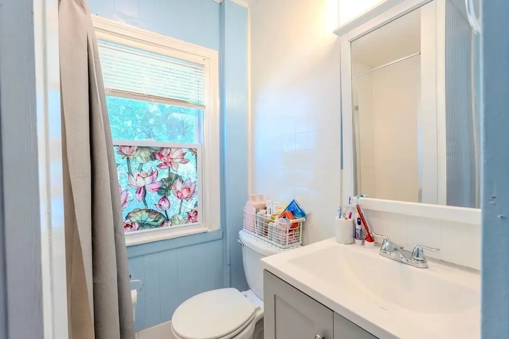 123 Yorkshire Street Providence RI 02908