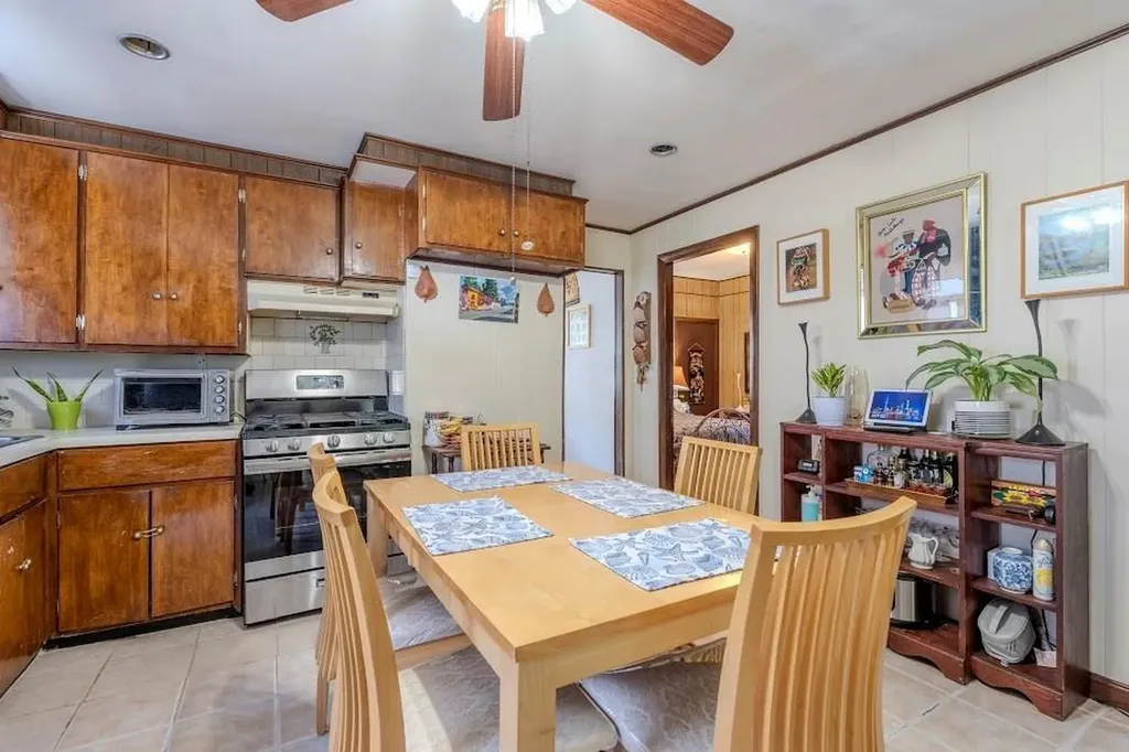123 Yorkshire Street Providence RI 02908
