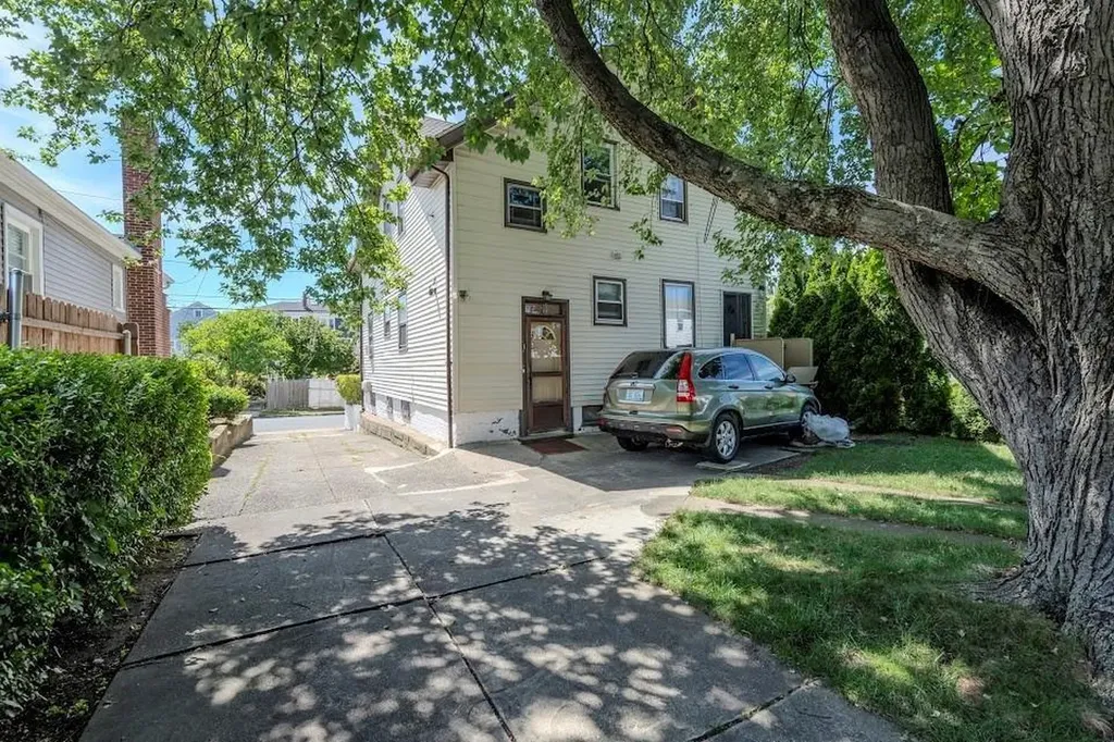123 Yorkshire Street Providence RI 02908