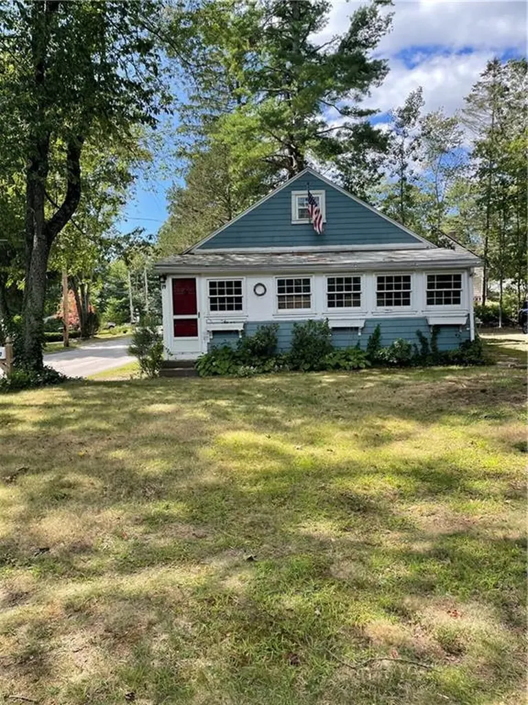 17 Indian Run Trail Smithfield RI 02917