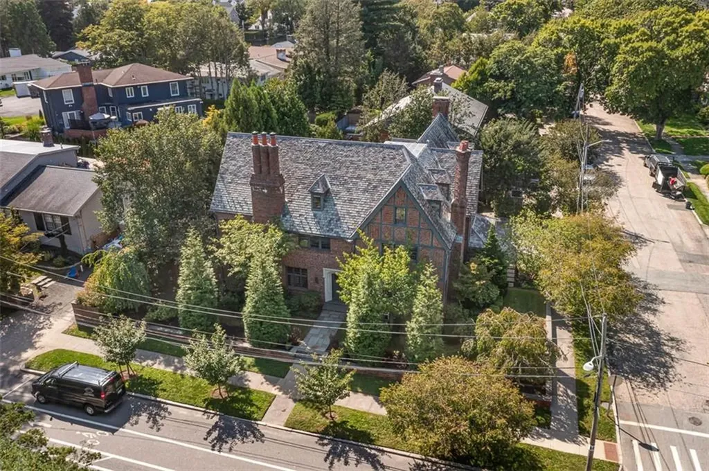 436 Blackstone Boulevard Providence RI 02906