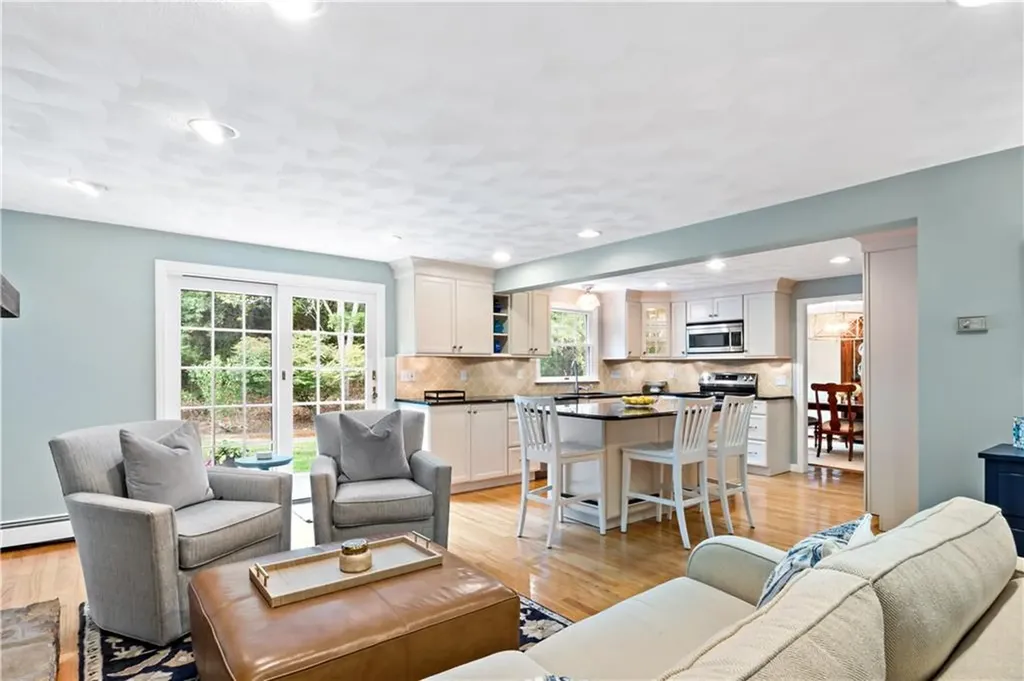 72 Tomahawk Circle North Kingstown RI 02874