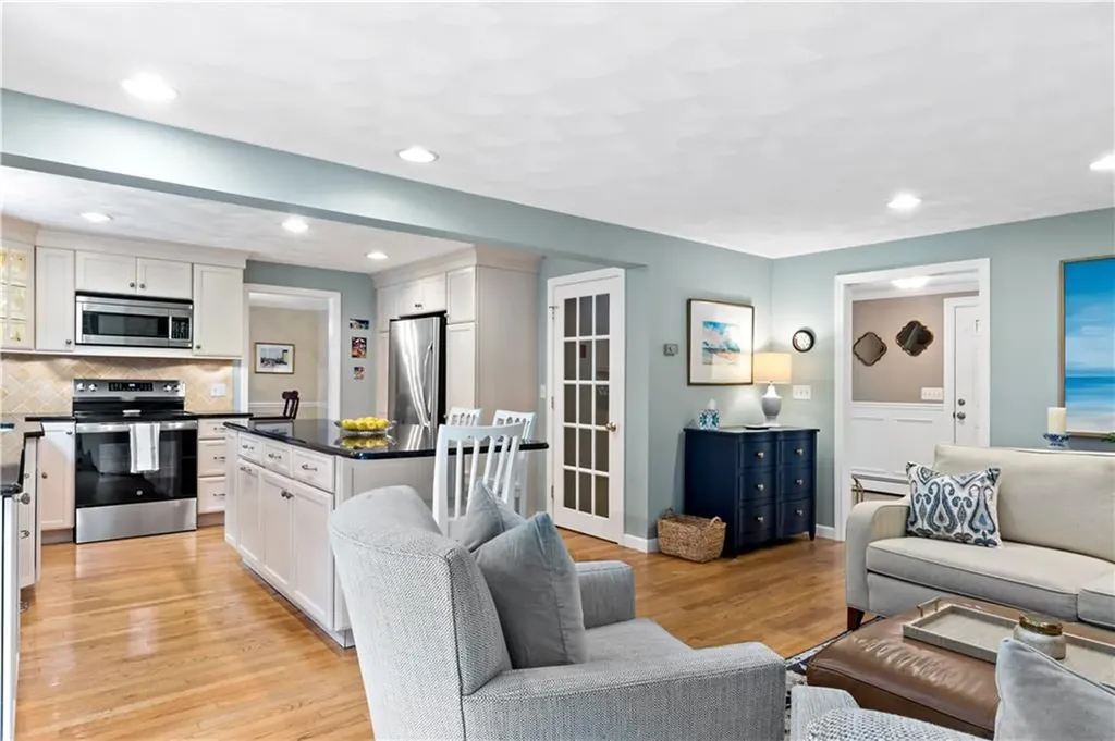 72 Tomahawk Circle North Kingstown RI 02874