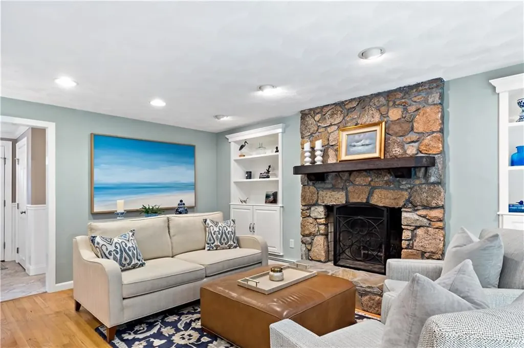 72 Tomahawk Circle North Kingstown RI 02874