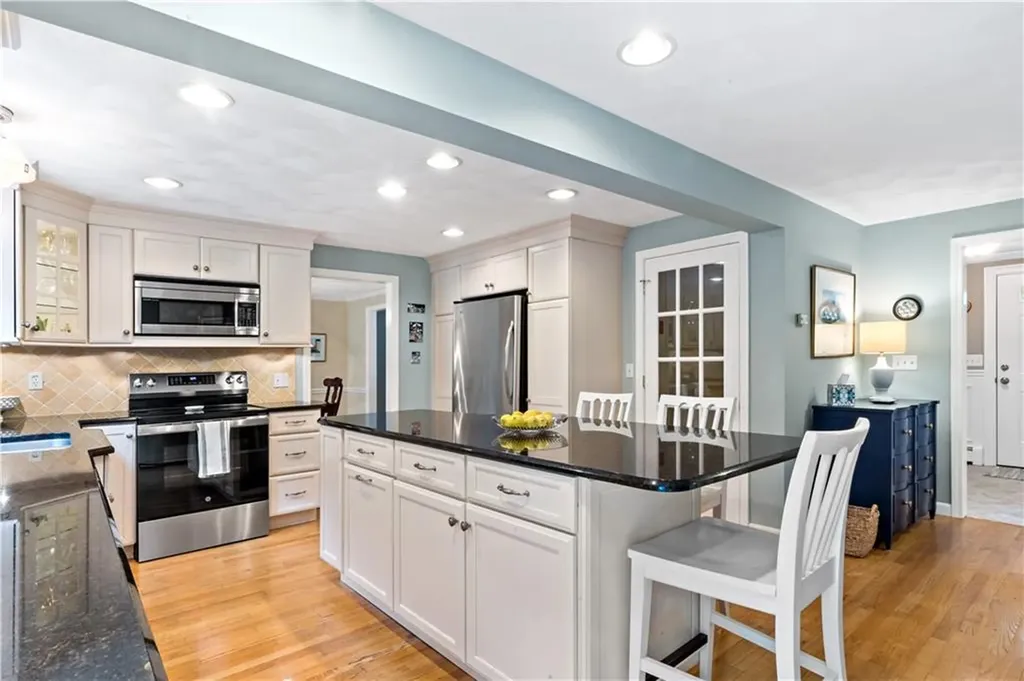 72 Tomahawk Circle North Kingstown RI 02874