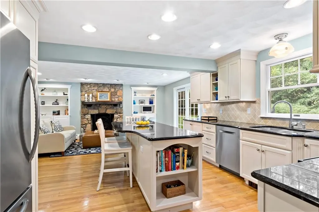 72 Tomahawk Circle North Kingstown RI 02874