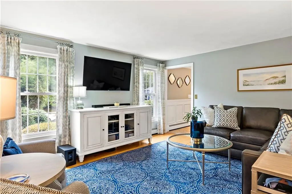 72 Tomahawk Circle North Kingstown RI 02874