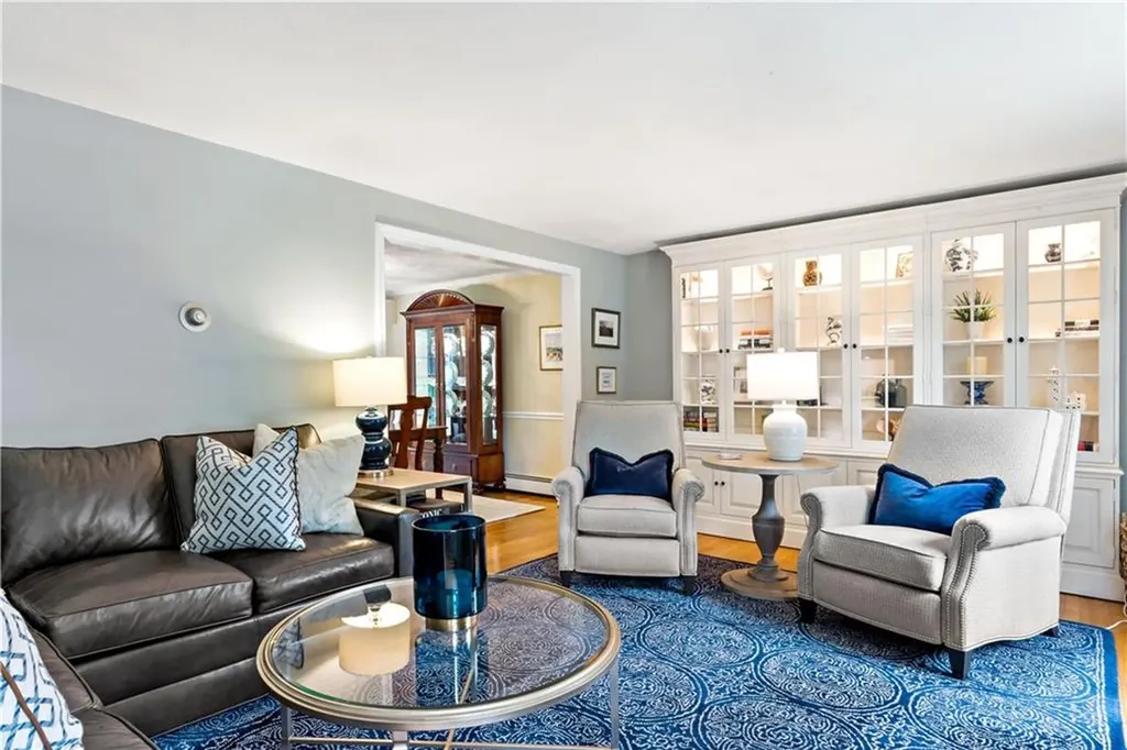 72 Tomahawk Circle North Kingstown RI 02874