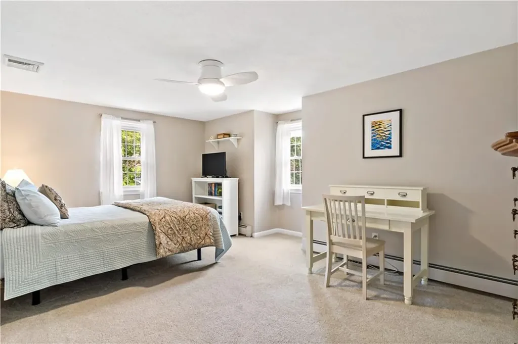 72 Tomahawk Circle North Kingstown RI 02874