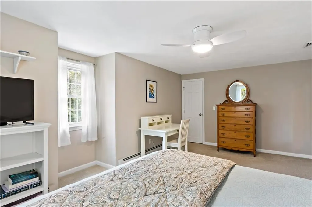 72 Tomahawk Circle North Kingstown RI 02874