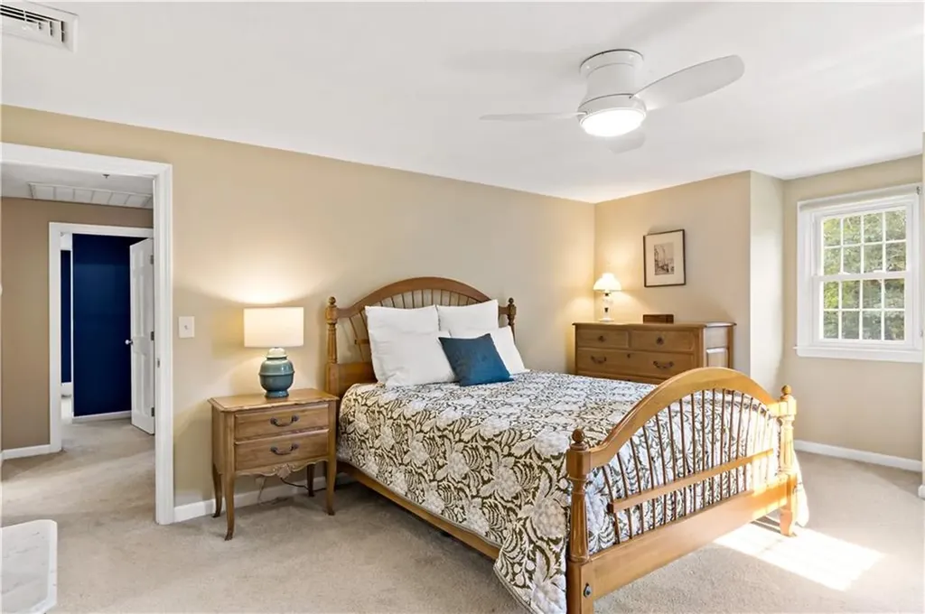 72 Tomahawk Circle North Kingstown RI 02874