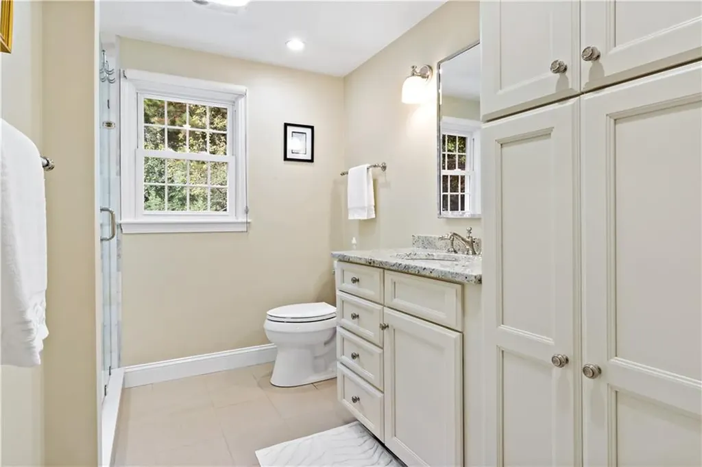 72 Tomahawk Circle North Kingstown RI 02874