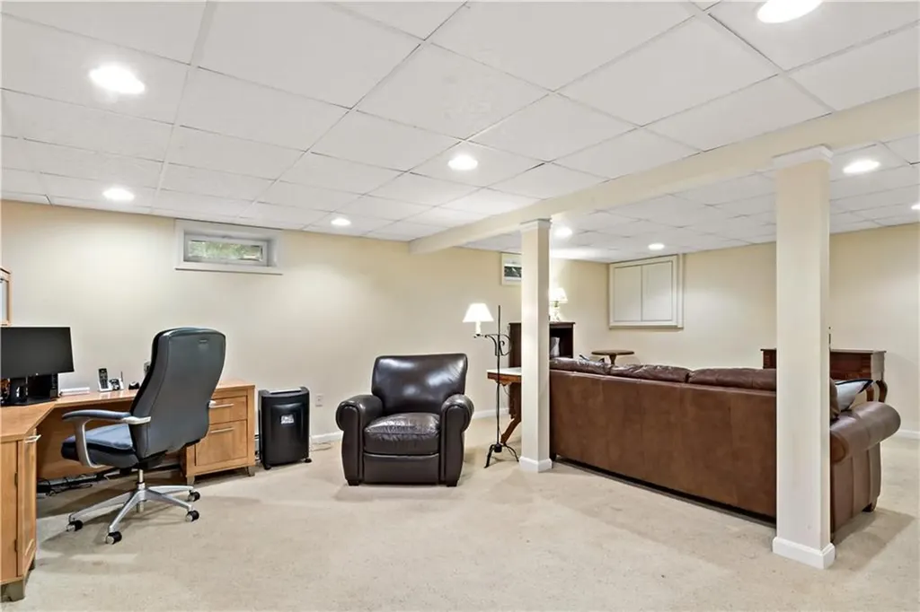 72 Tomahawk Circle North Kingstown RI 02874