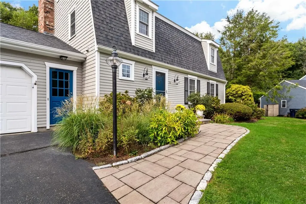 72 Tomahawk Circle North Kingstown RI 02874