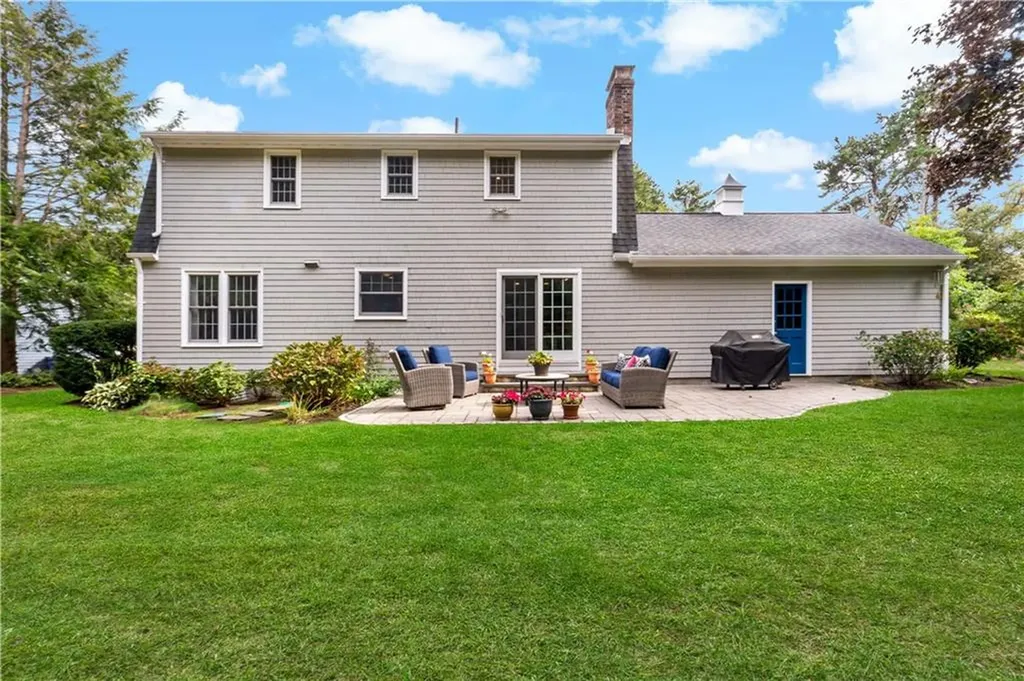 72 Tomahawk Circle North Kingstown RI 02874